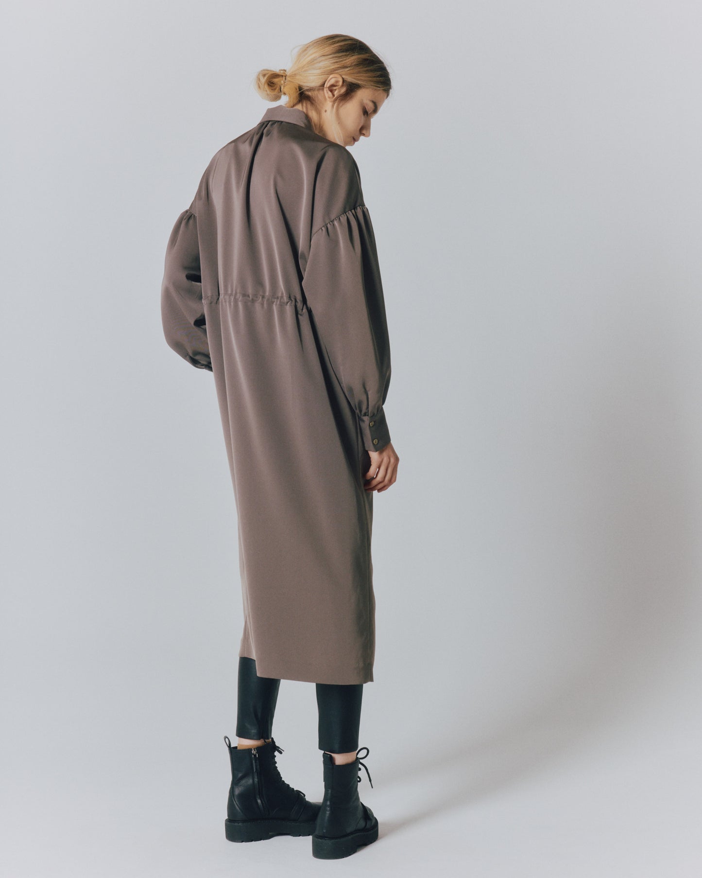 【予約】TRI TWILL ZIP GATHER DRESS