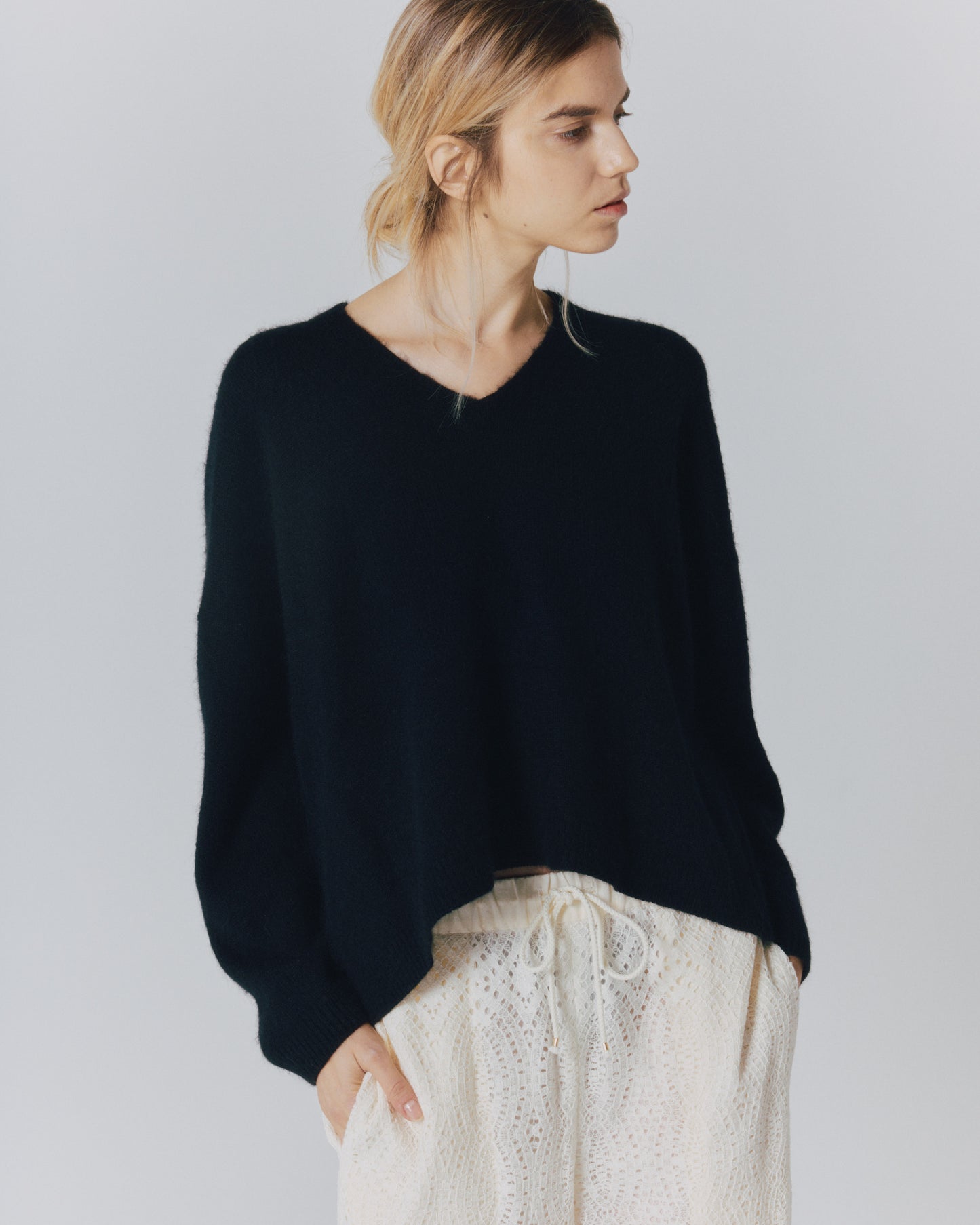 RACCOON SLIT/NECK TOPS