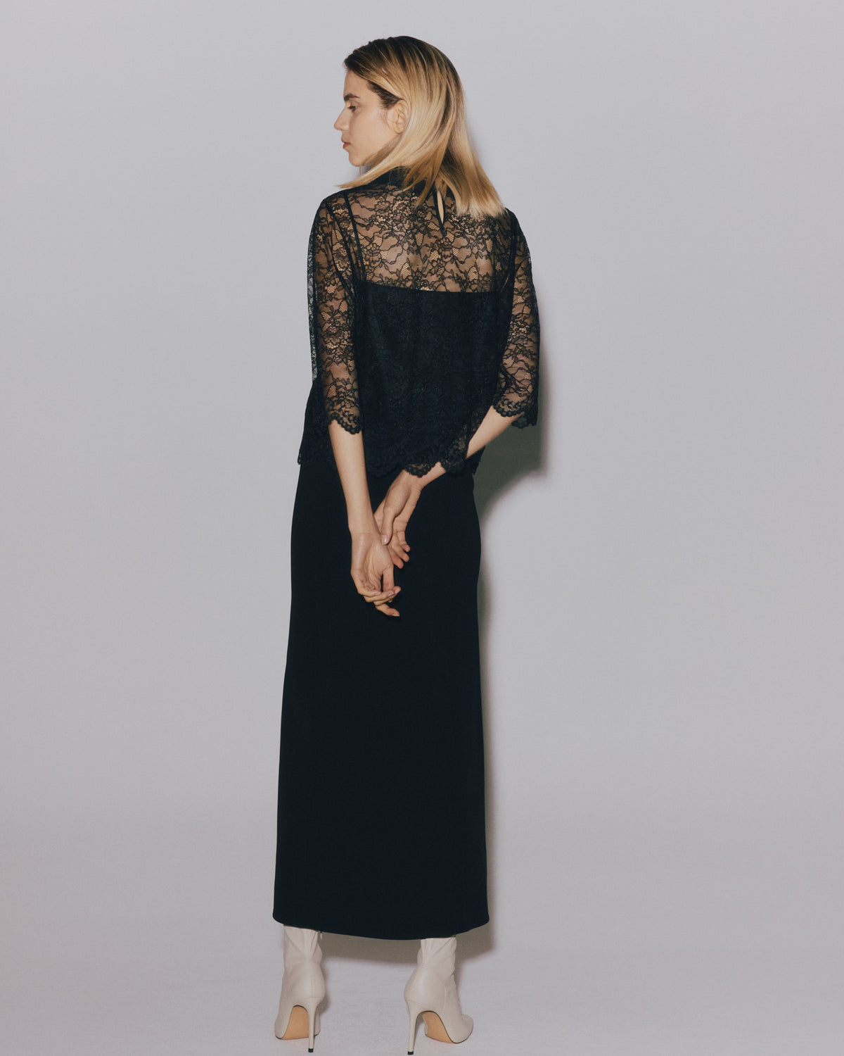 RUSSELL LACE/W COLLAR TOPS