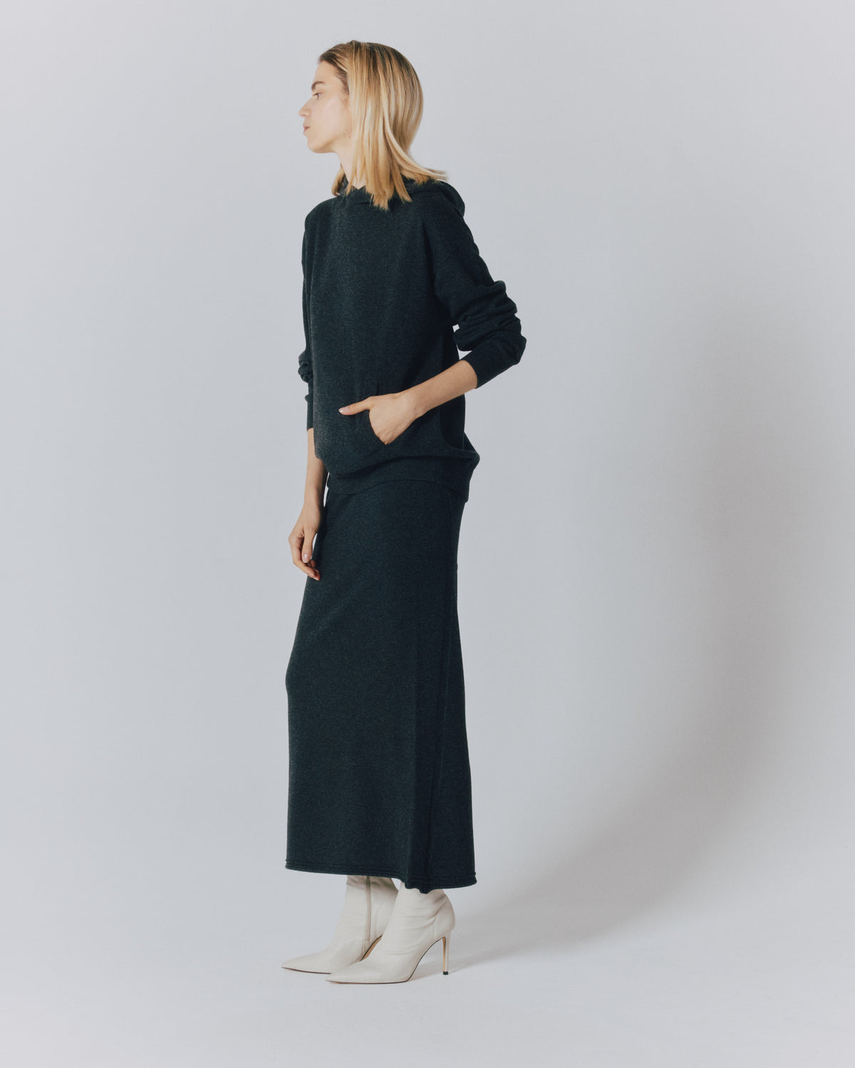 CASH LONG TIGHT SKIRT