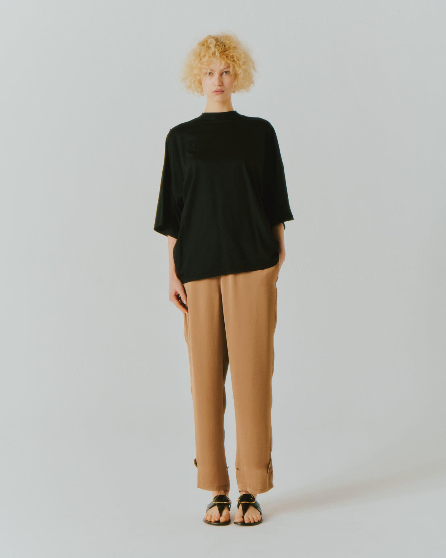 【NEW IN】TENCEL MOCKNECK TEE