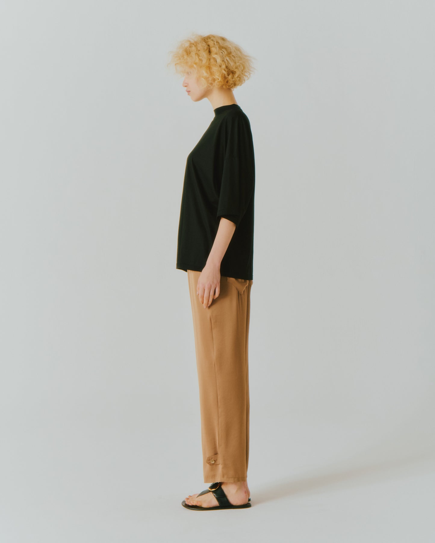 【NEW IN】TENCEL MOCKNECK TEE