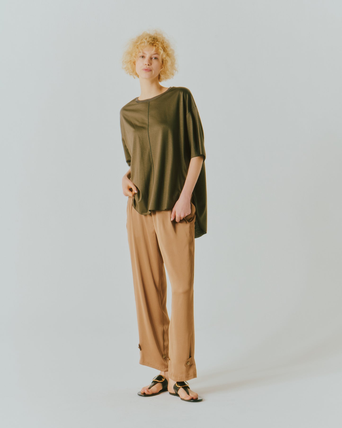 【NEW IN】TENCEL ROUND/HEM HS TEE