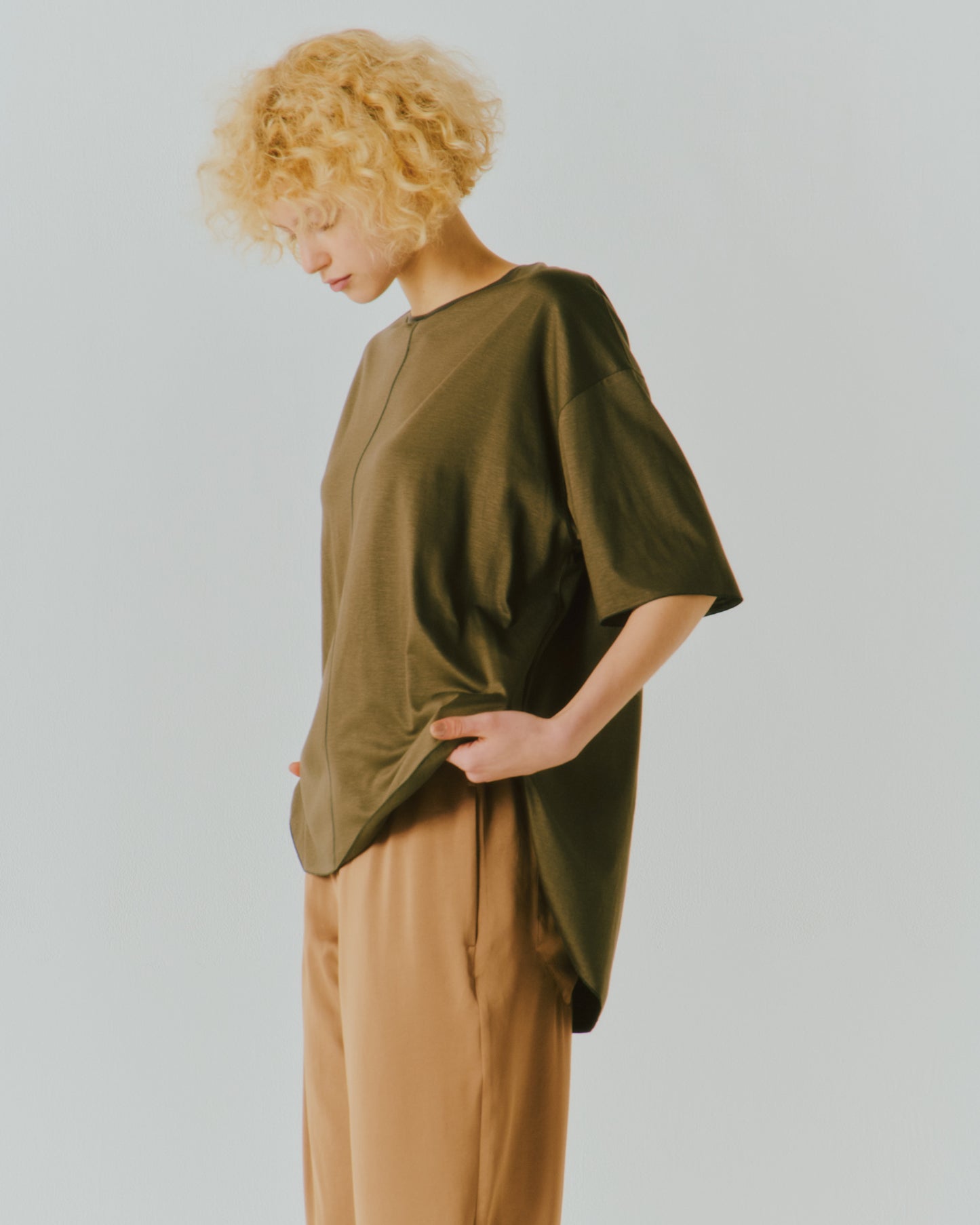 【NEW IN】TENCEL ROUND/HEM HS TEE