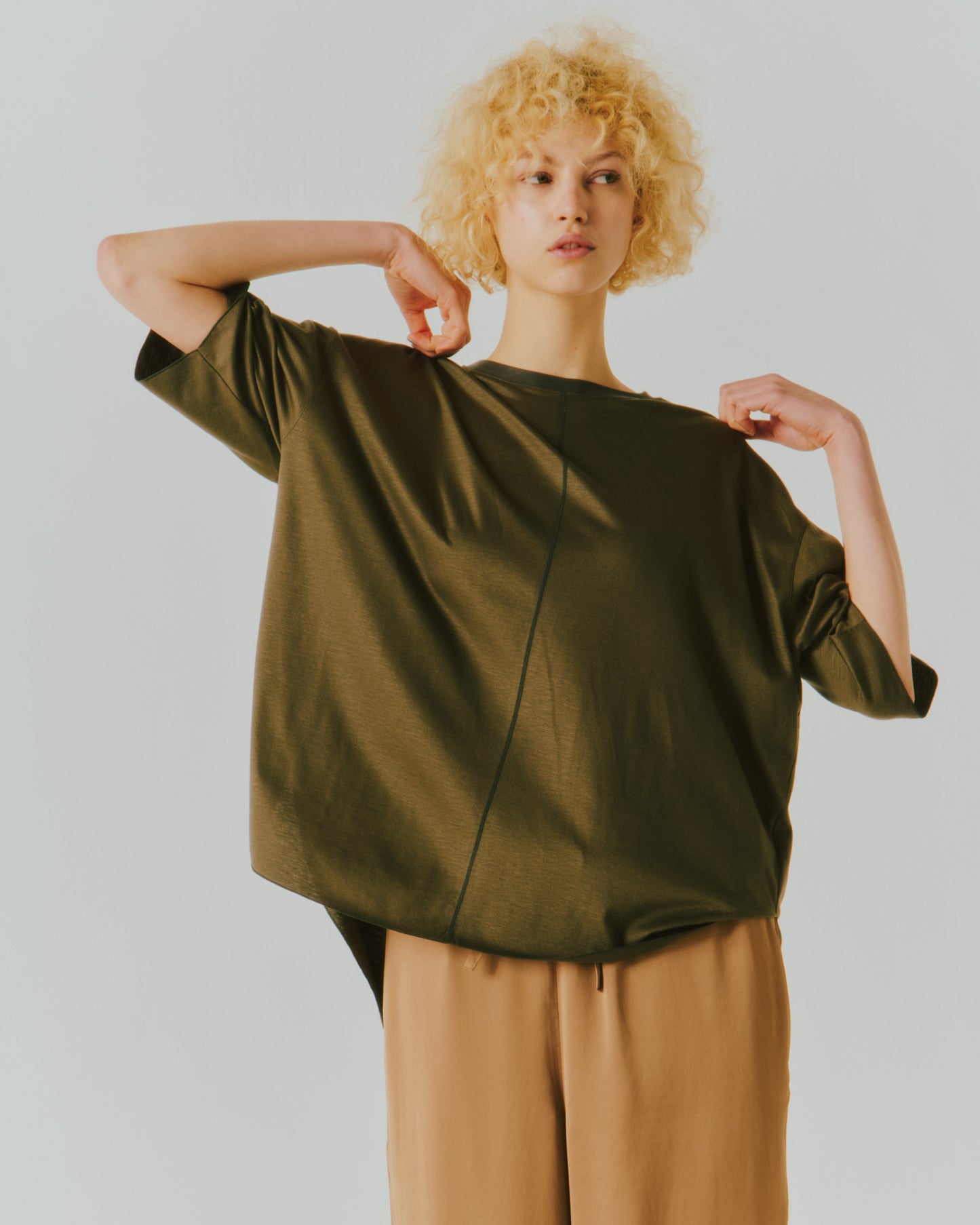 【NEW IN】TENCEL ROUND/HEM HS TEE