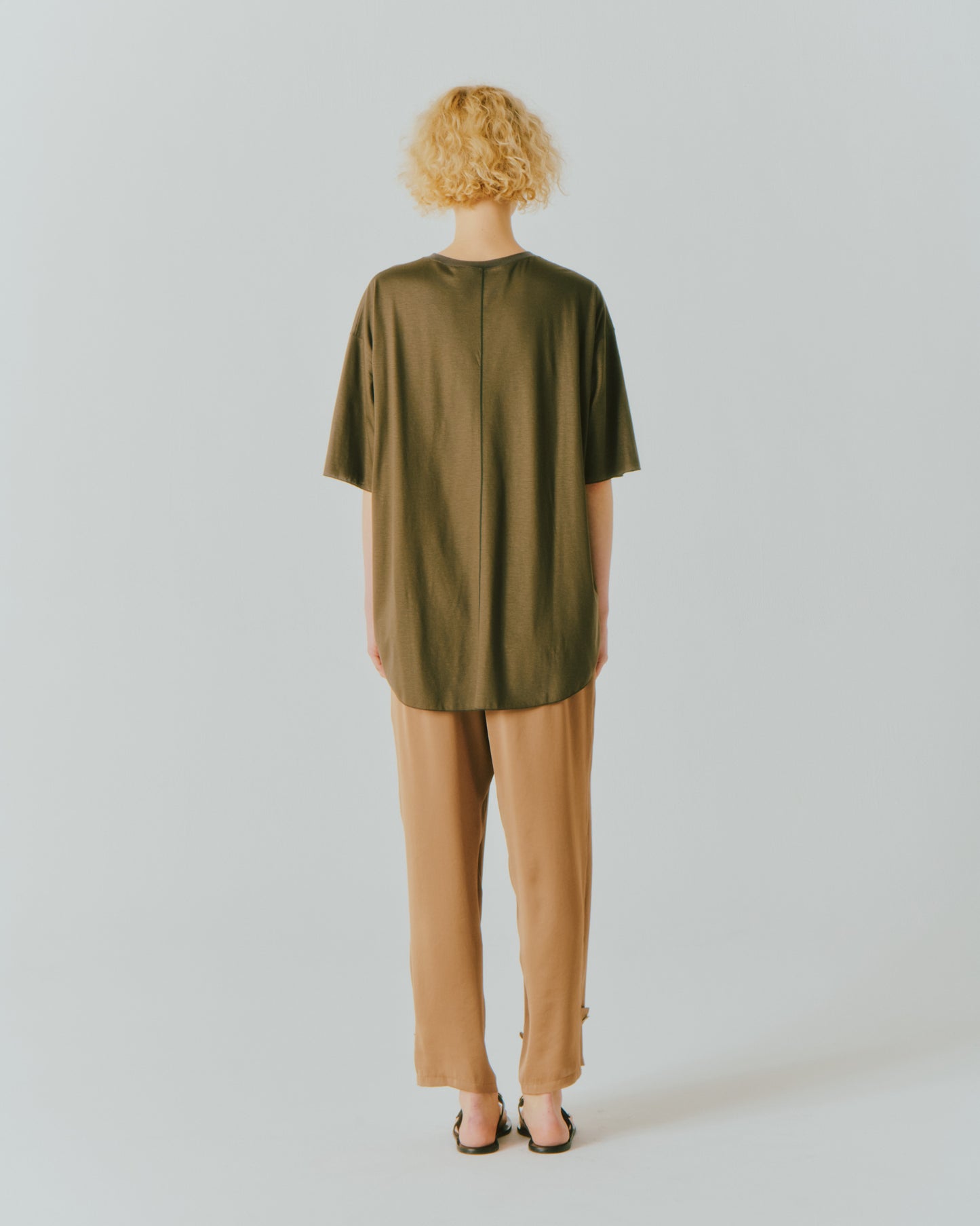 【NEW IN】TENCEL ROUND/HEM HS TEE