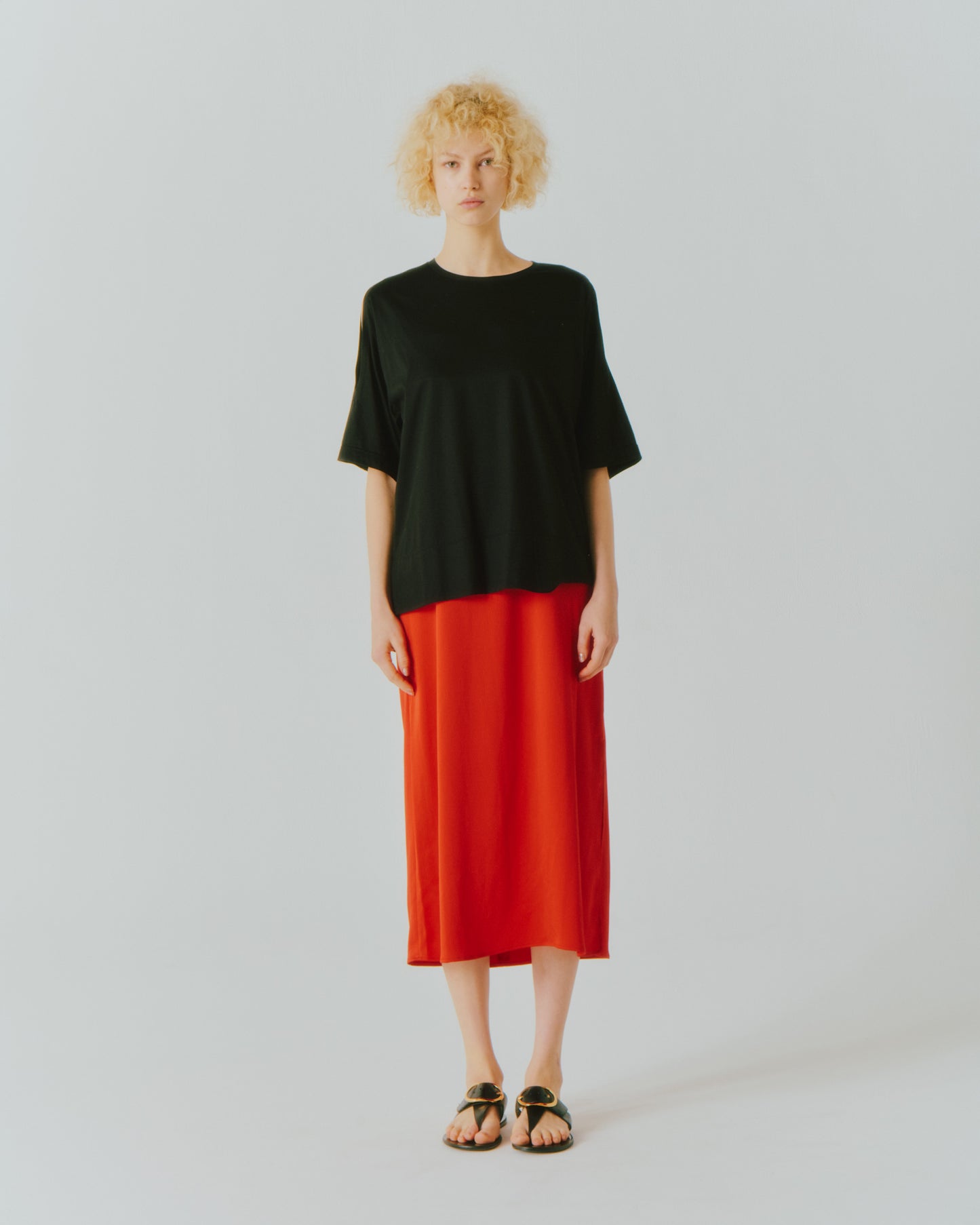 【NEW IN】TENCEL SHOLDER-SLIT TEE